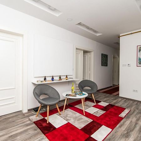 Modern Apartment In The Heart Of The City Center! Сараево Экстерьер фото