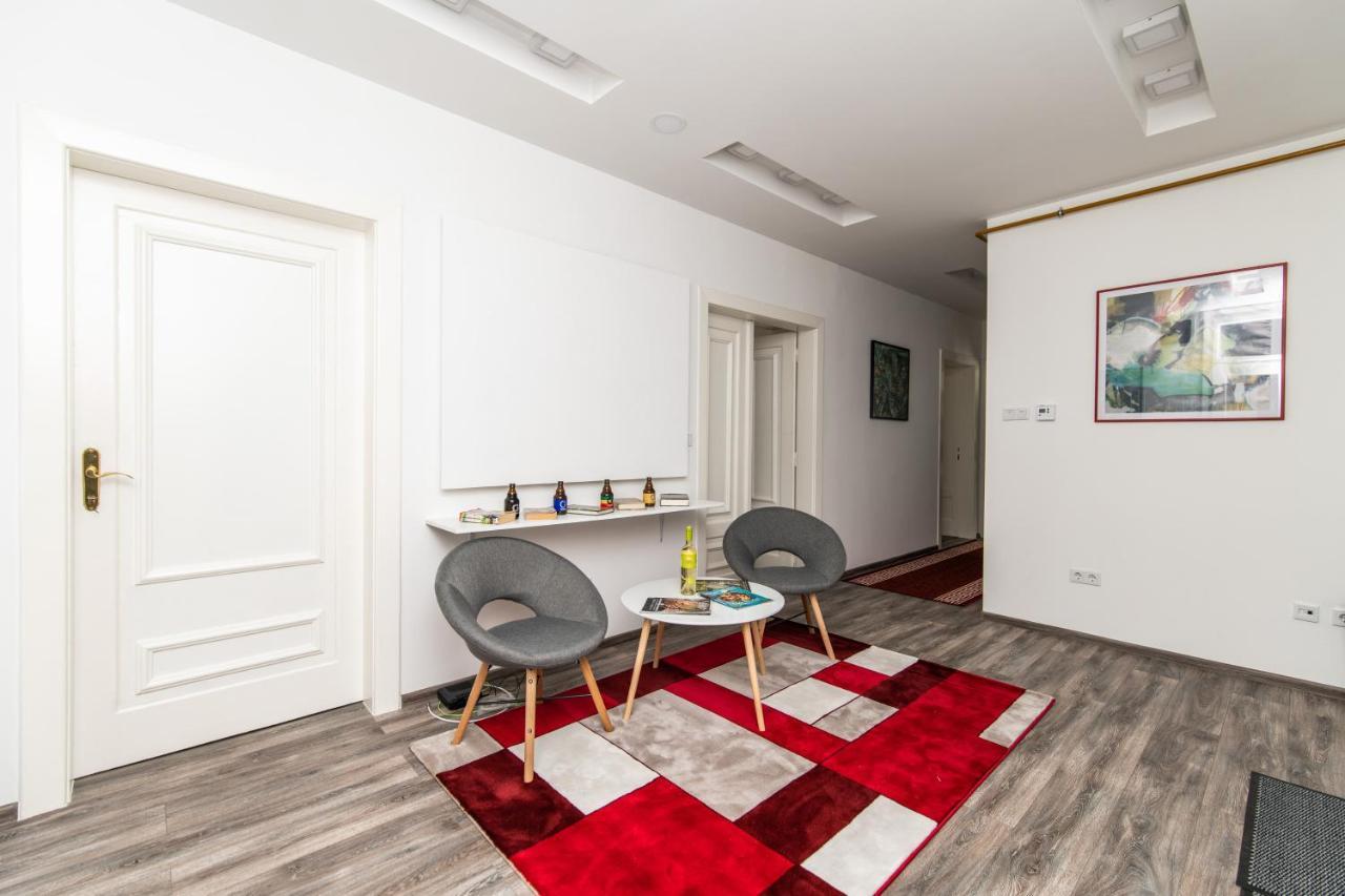 Modern Apartment In The Heart Of The City Center! Сараево Экстерьер фото